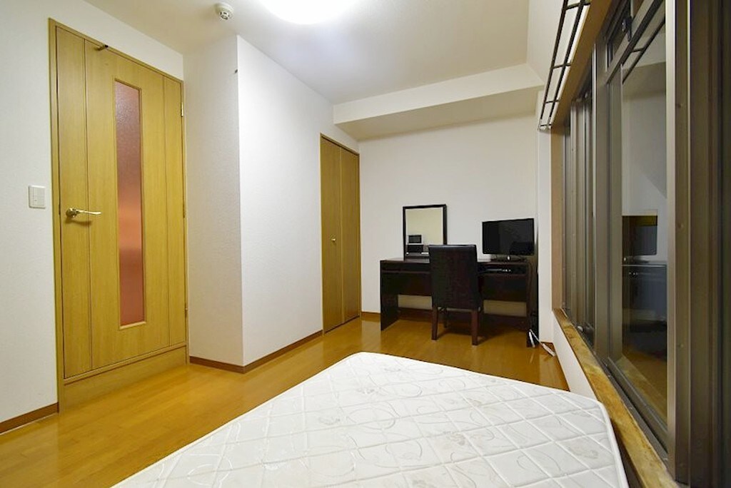 物件内観写真2　(明るい室内です)