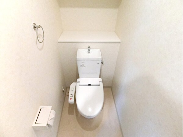 内装他(明るい室内です)