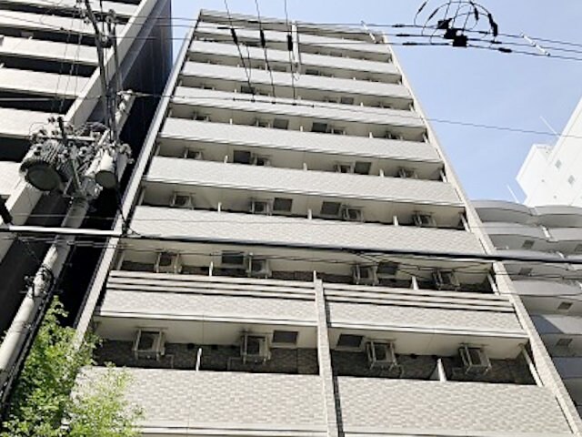 物件外観写真1　(落ち着いた雰囲気の外観です)