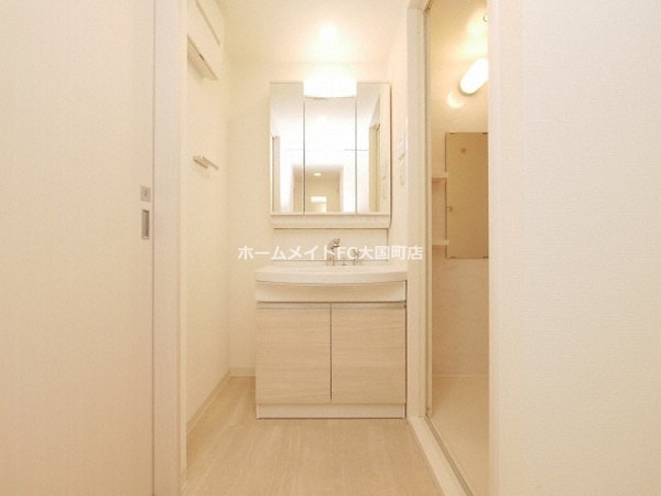 独立洗面台(使いやすい独立洗面台です)