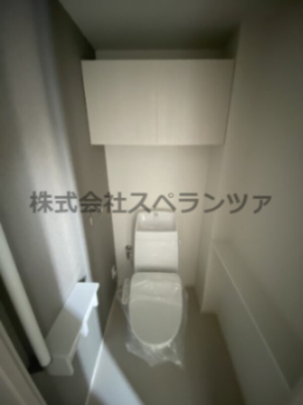 トイレ(落ち着いた色調のトイレです)