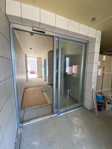 物件外観写真2　(建物の内部です)