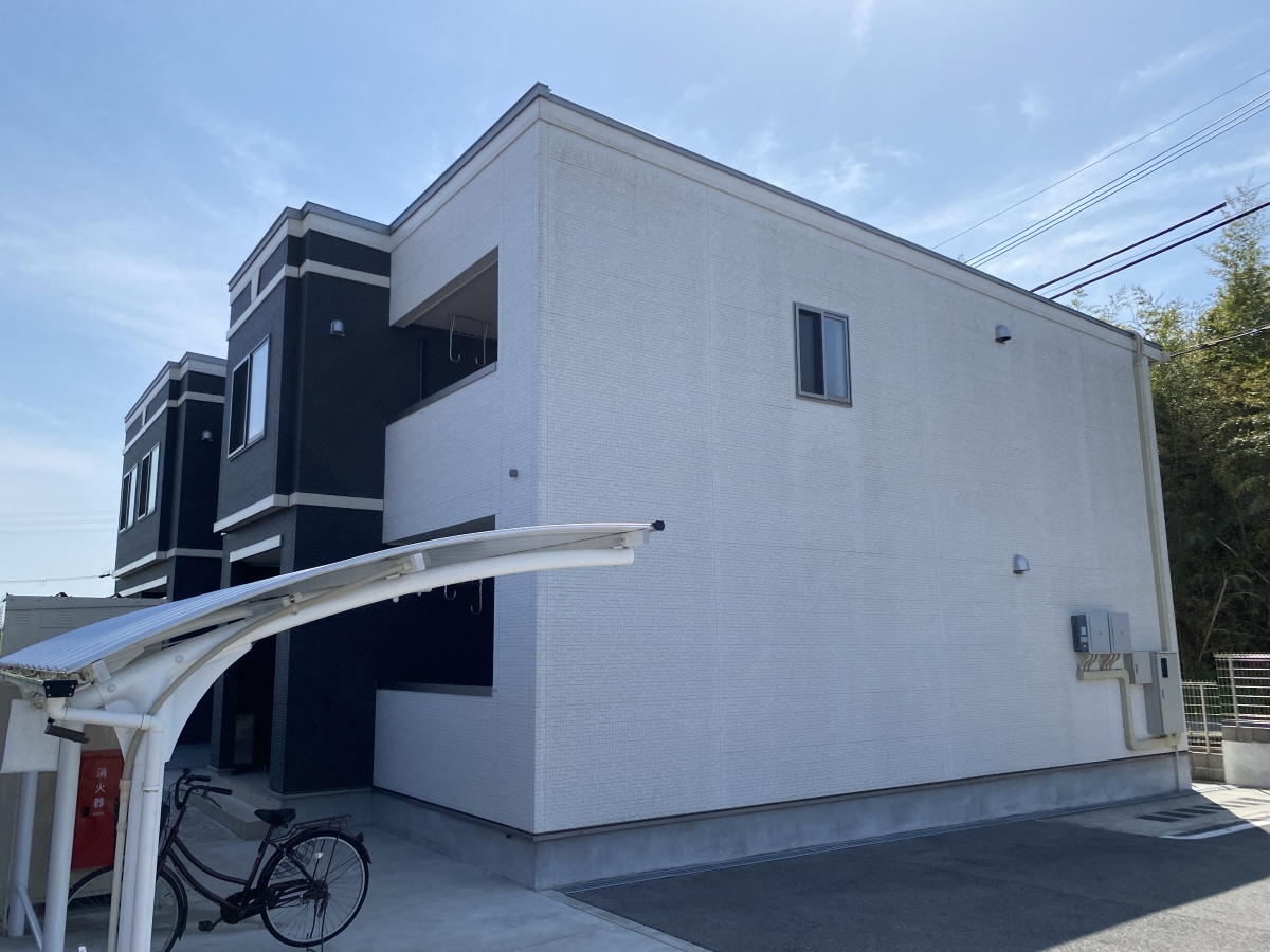 パインヴァリー参番館