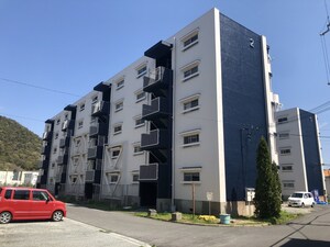 ビレッジハウス小坂2号棟外観写真