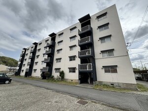 ビレッジハウス北条第三3号棟外観写真