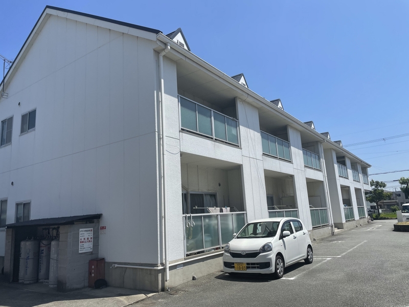 ファミーユ友沢弐番館