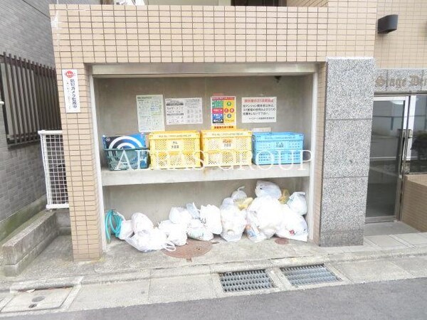 敷地内/建物(ゴミ捨て場)