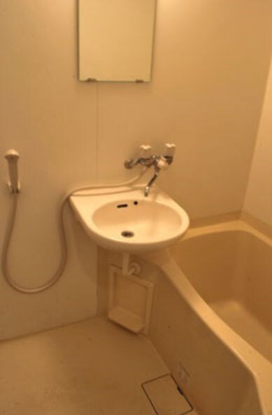 物件内観写真9　(別号室参考写真)