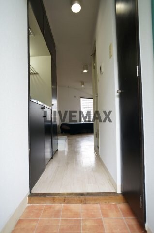 物件内観写真7　(収納もある玄関です)