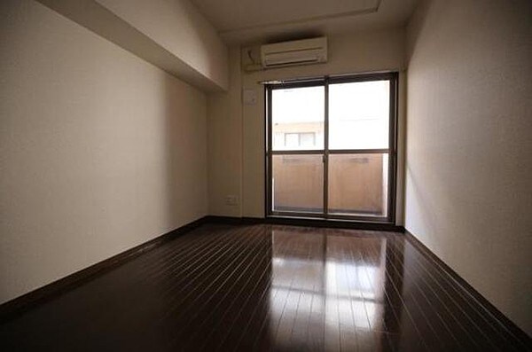 居室(別号室参考写真)