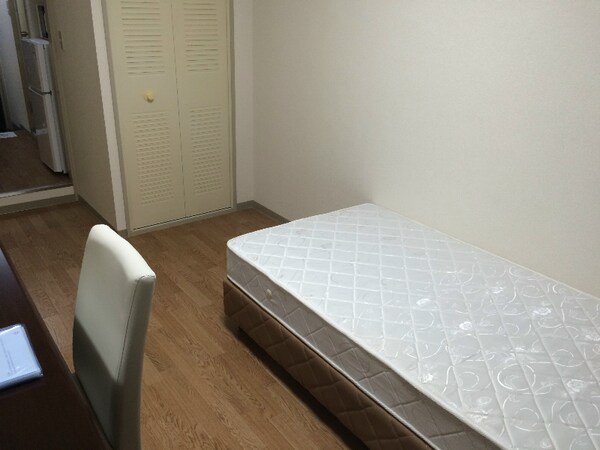 寝室(別号室参考写真)