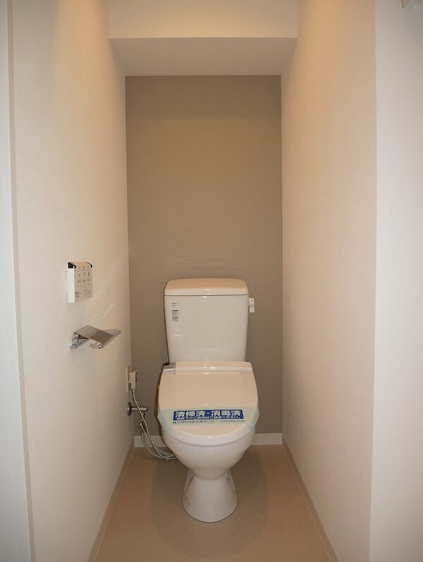 トイレ(別号室参考写真)