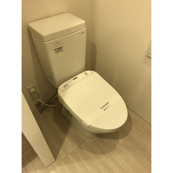 トイレ(別号室参考写真)