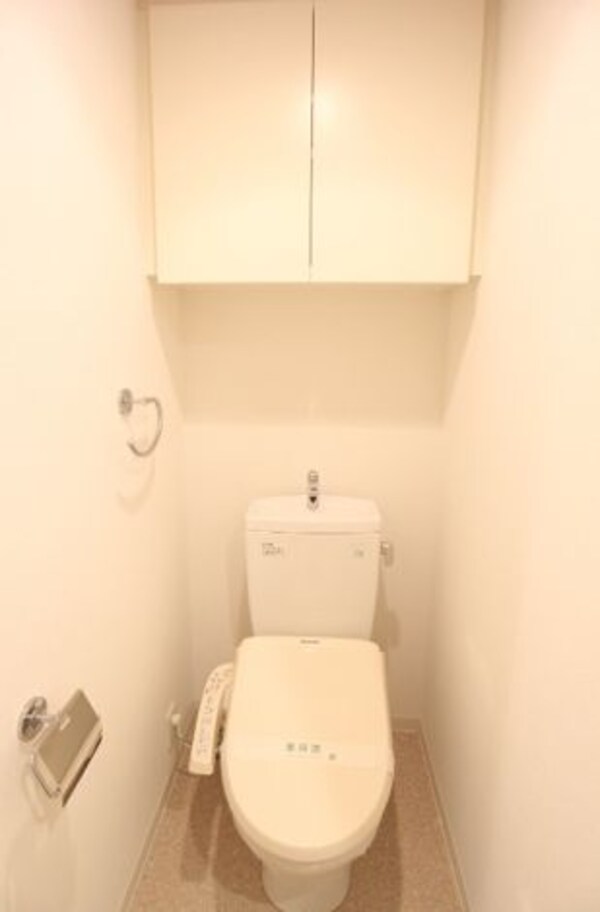 トイレ(別号室参考写真)