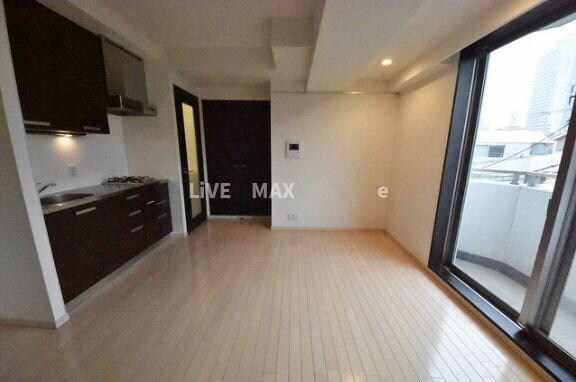 物件内観写真6　(～日々の生活は素敵なリビングで～)