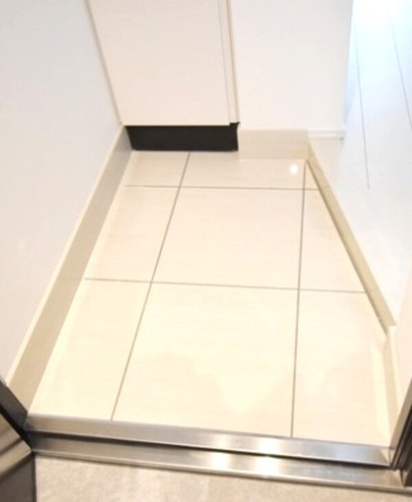 玄関(別号室参照)