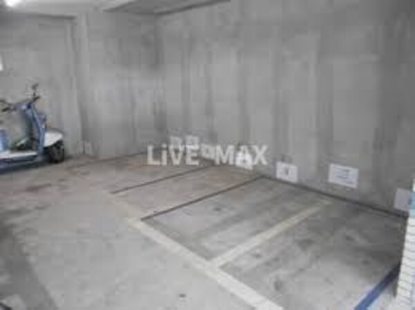 駐車場(★弊社の仲介手数料は賃料の半額＋税です★)