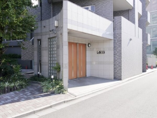 エントランス(弊社は全物件仲介手数料0.55ヶ月分★)