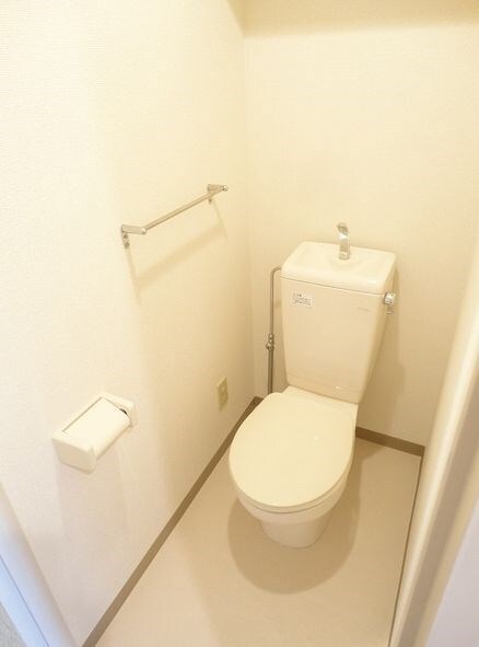 物件内観写真11　(別号室参考写真)