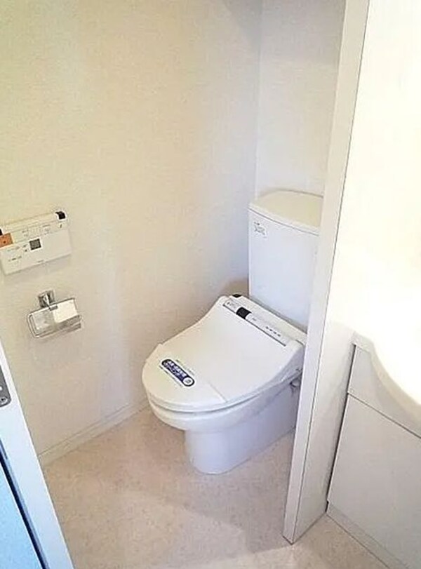 トイレ(別号室参考写真)