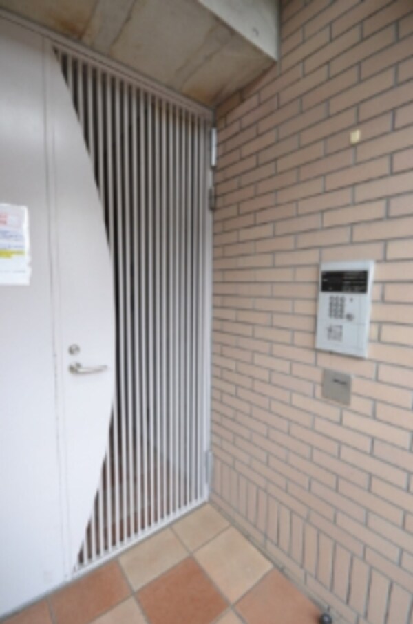エントランス(他部屋参考写真)