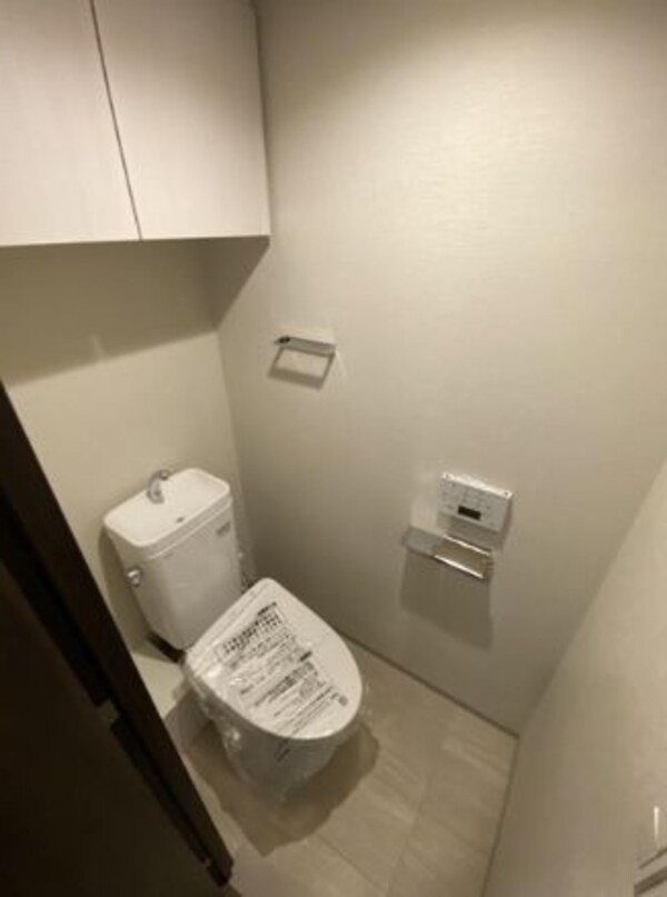 トイレ(※同じタイプ別号室参考写真)