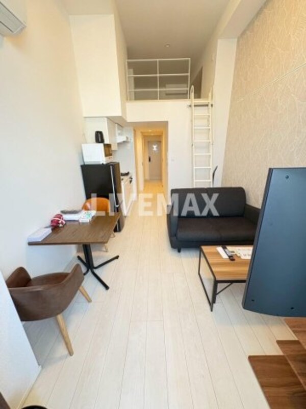 居室(家具家電付き)