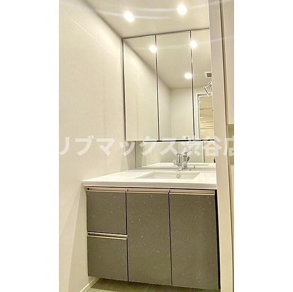 独立洗面台