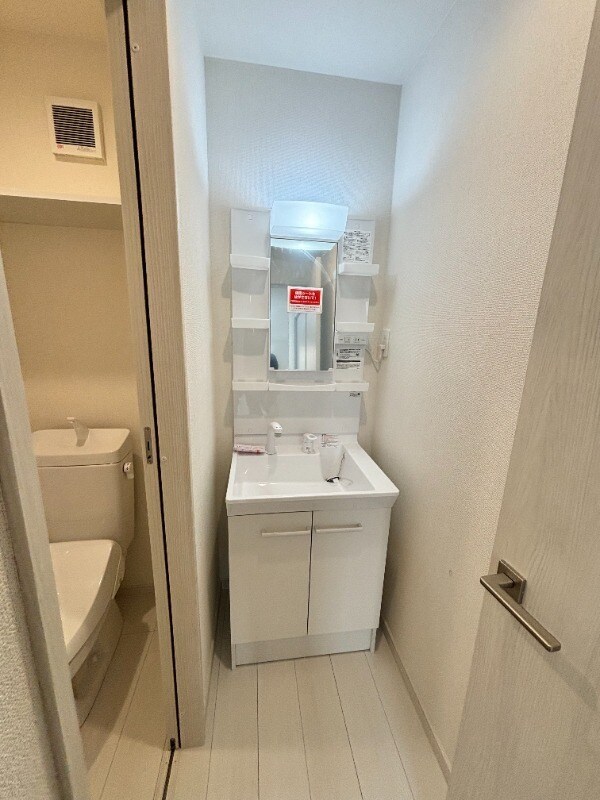 独立洗面台