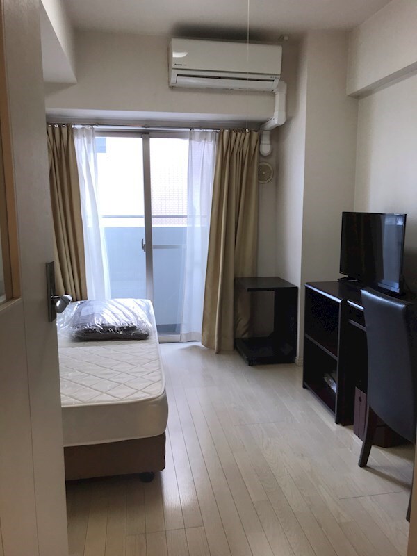 寝室(家具家電付きのお部屋です)