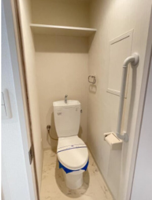 トイレ(近くには公園や商業施設も豊富！！)