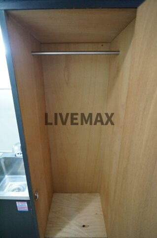 物件内観写真11　(たっぷりとした収納スペースです)