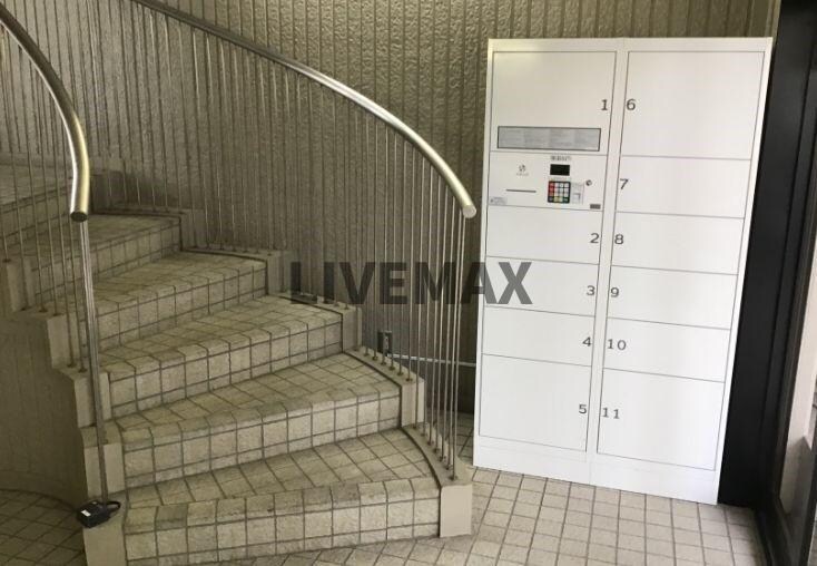 物件内観写真17　(ゆとりのあるエントランスです)