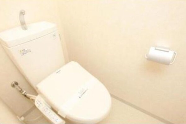 トイレ(弊社は全物件が仲介手数料半月分+税でご紹介可能です。)