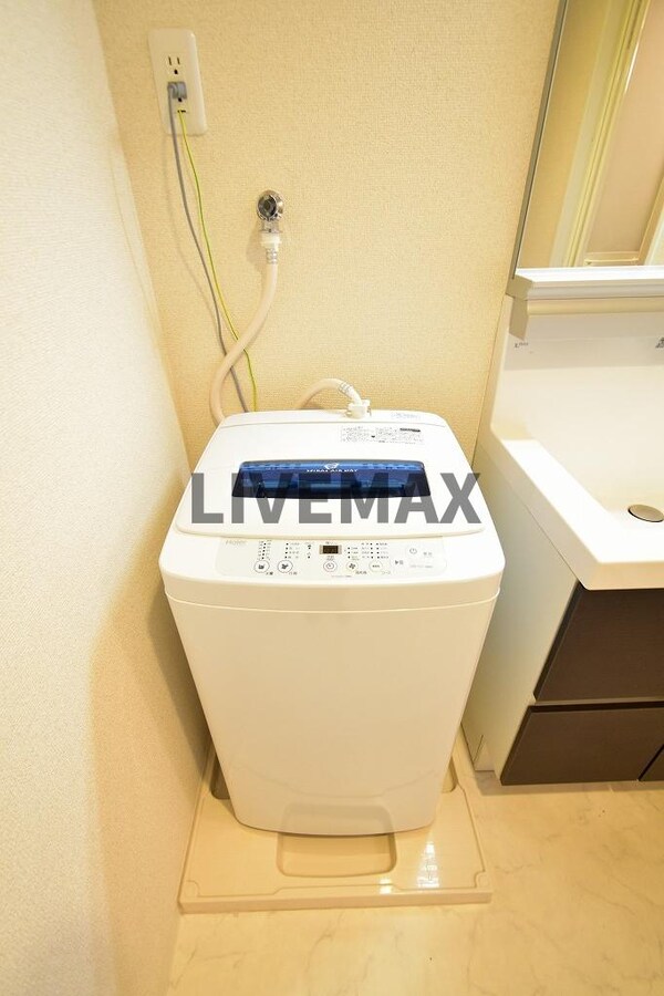 建物設備(備え付け家具備品（同仕様）)