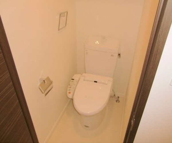 トイレ(別号室参考写真)