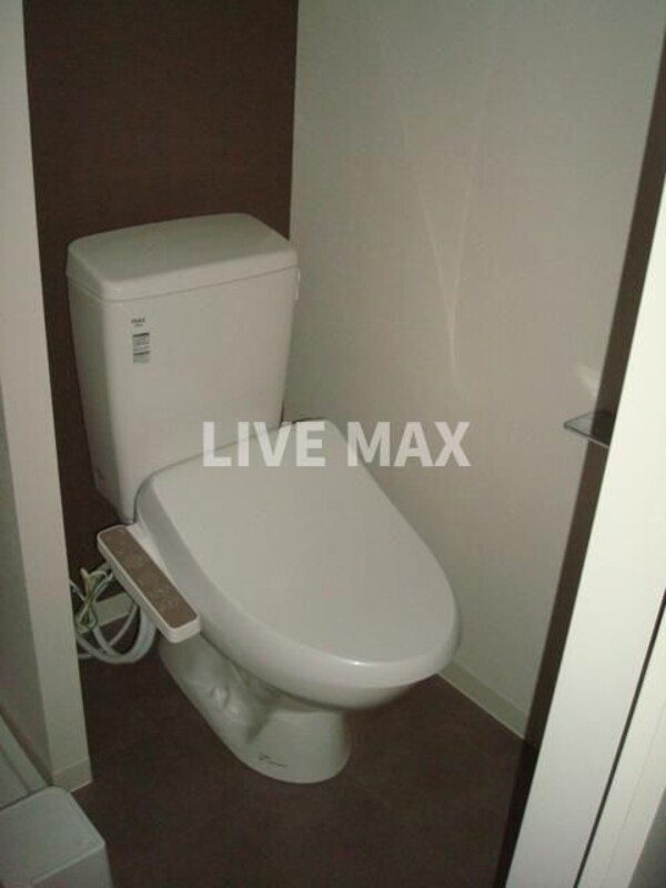 トイレ(別号室参考写真)