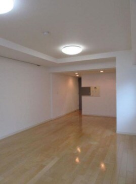 物件内観写真7　(別号室の写真)