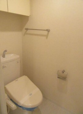 物件内観写真11　(別号室の写真)