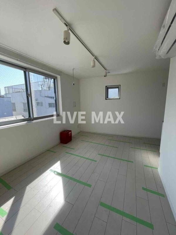 物件内観写真4　(別号室参考写真)