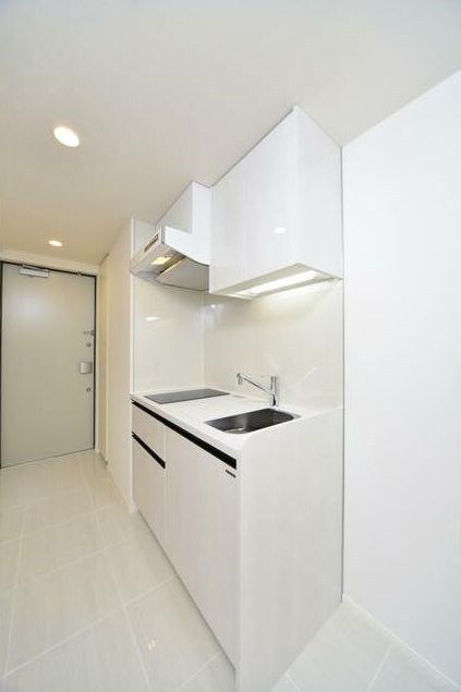 物件内観写真5　(～システムキッチンで料理が楽しく～)