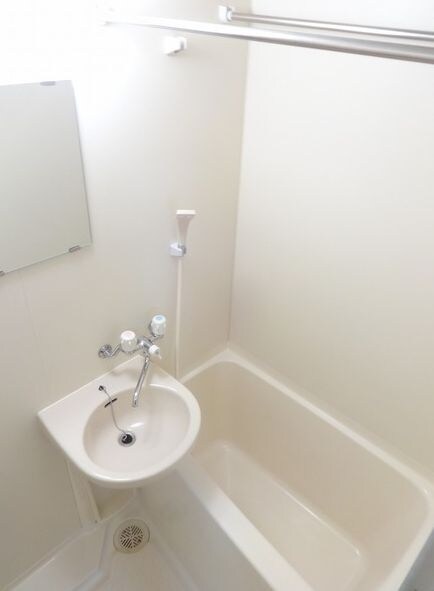 物件内観写真4　(別号室参考写真)