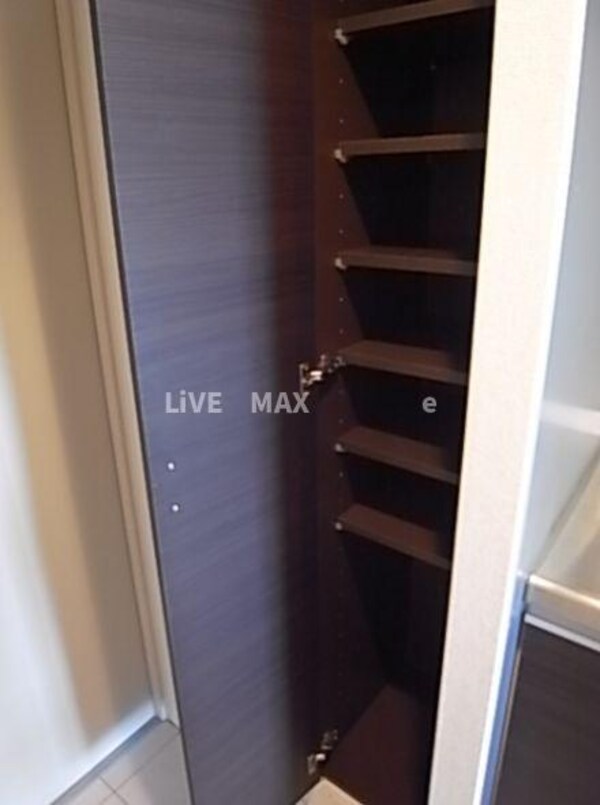 玄関(★《見学予約受け付け中》設備充実のハイグレード賃貸マンション)