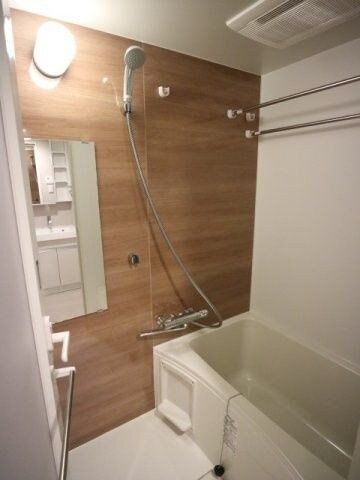 物件内観写真8　(落ち着いた空間のお風呂です)