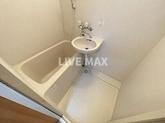 物件内観写真6　(別号室参考写真)