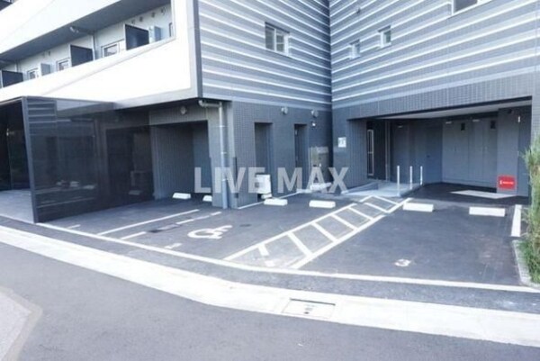 駐車場(★《見学予約受け付け中》設備充実のハイグレード賃貸マンション)