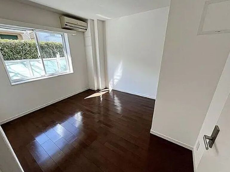 物件内観写真12　(別号室参考写真)