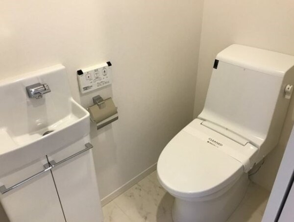 トイレ(別号室参考写真)