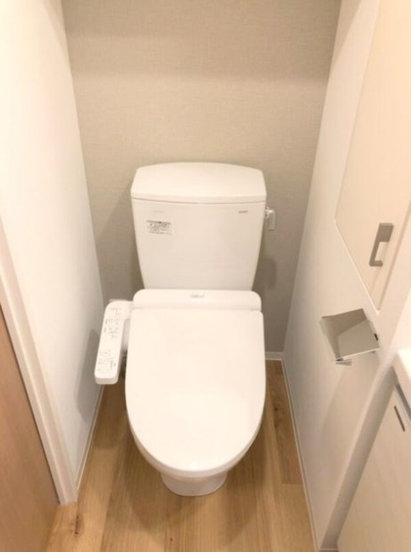 トイレ(別号室参考写真)