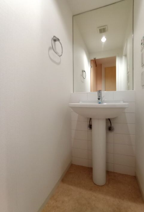 物件内観写真3　(別号室参考写真)